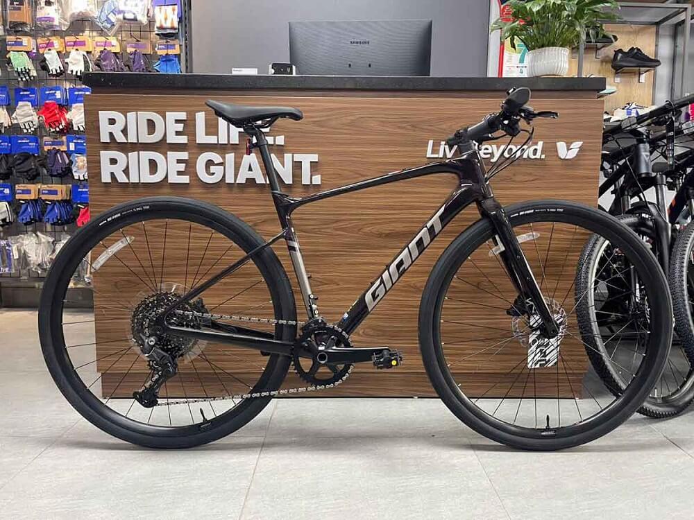 GIANT FASTROAD AR ADV 2 2025