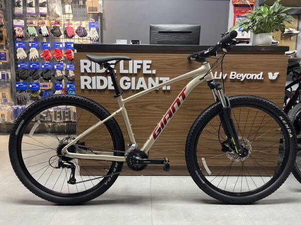 giant-talon-3-29-inchs-11 giant-talon-3-29-inchs-11